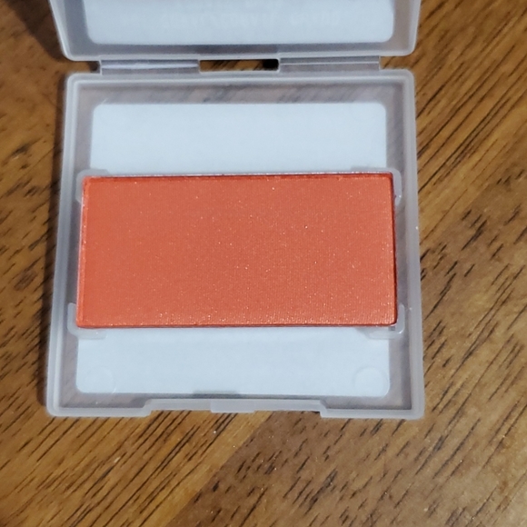 Mary Kay Blush and Bronzer - Picture 7 of 8